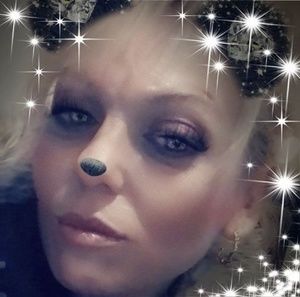 Meet your Posher, Clair r